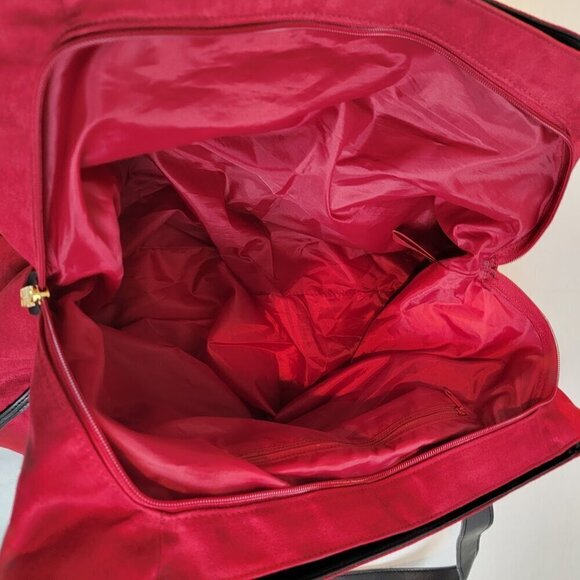 Elizabeth Arden Three Compartment Travel Bag - Picture 6 of 10